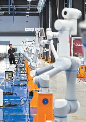 把創(chuàng)新作為引領(lǐng)發(fā)展的第一動力